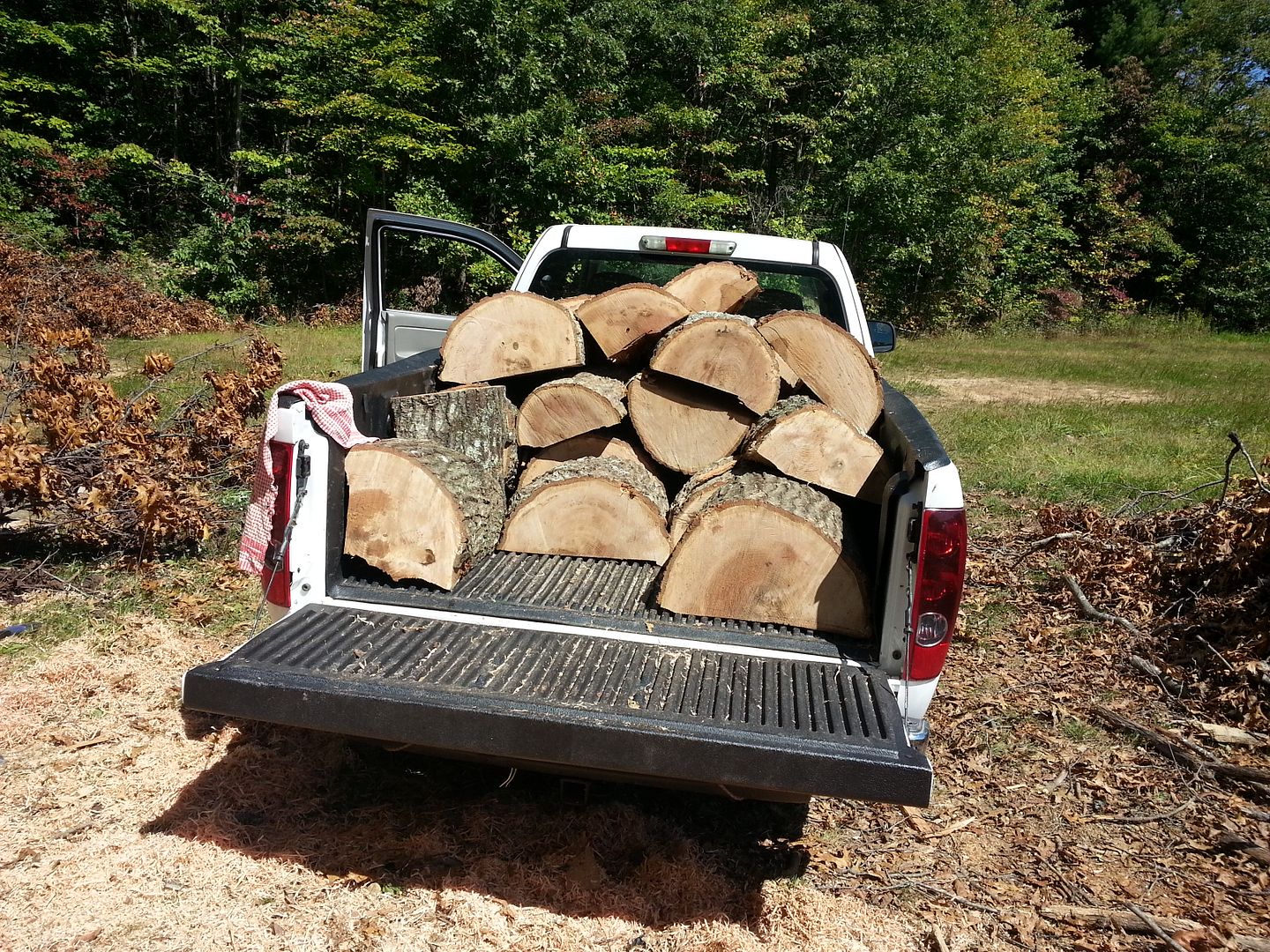 Hauling Firewood Chevy Colorado & GMC Canyon